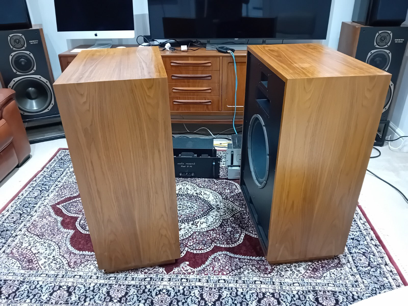 KLIPSCH CORNWAL III 3 WALNUT FLOOR STANDING SPEAKERS