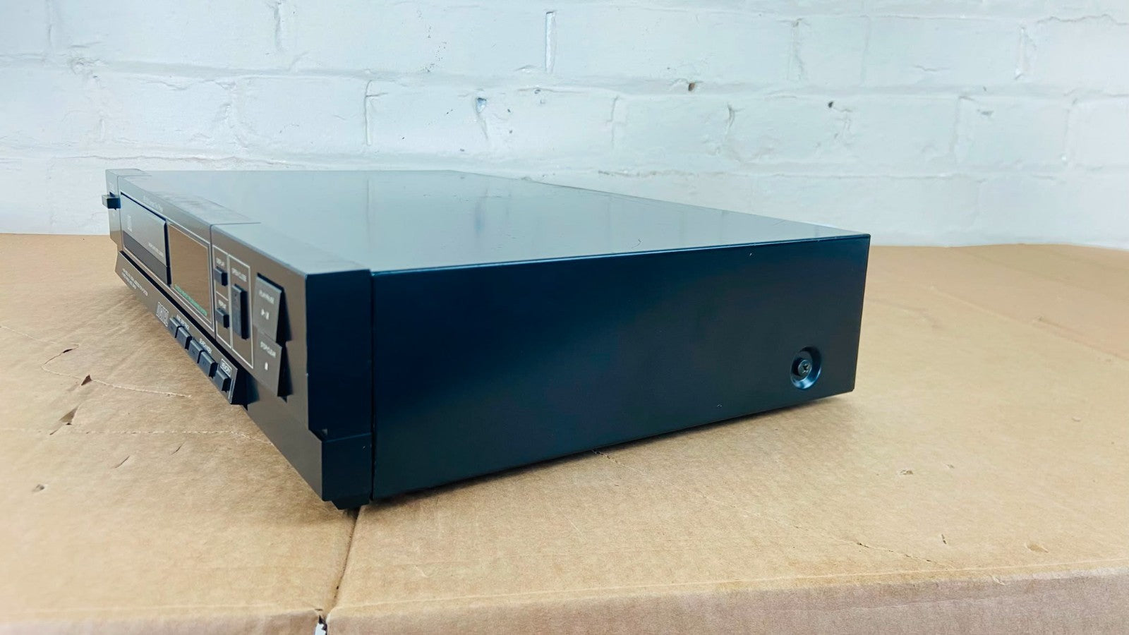TEAC PD 300 CD PLAYER