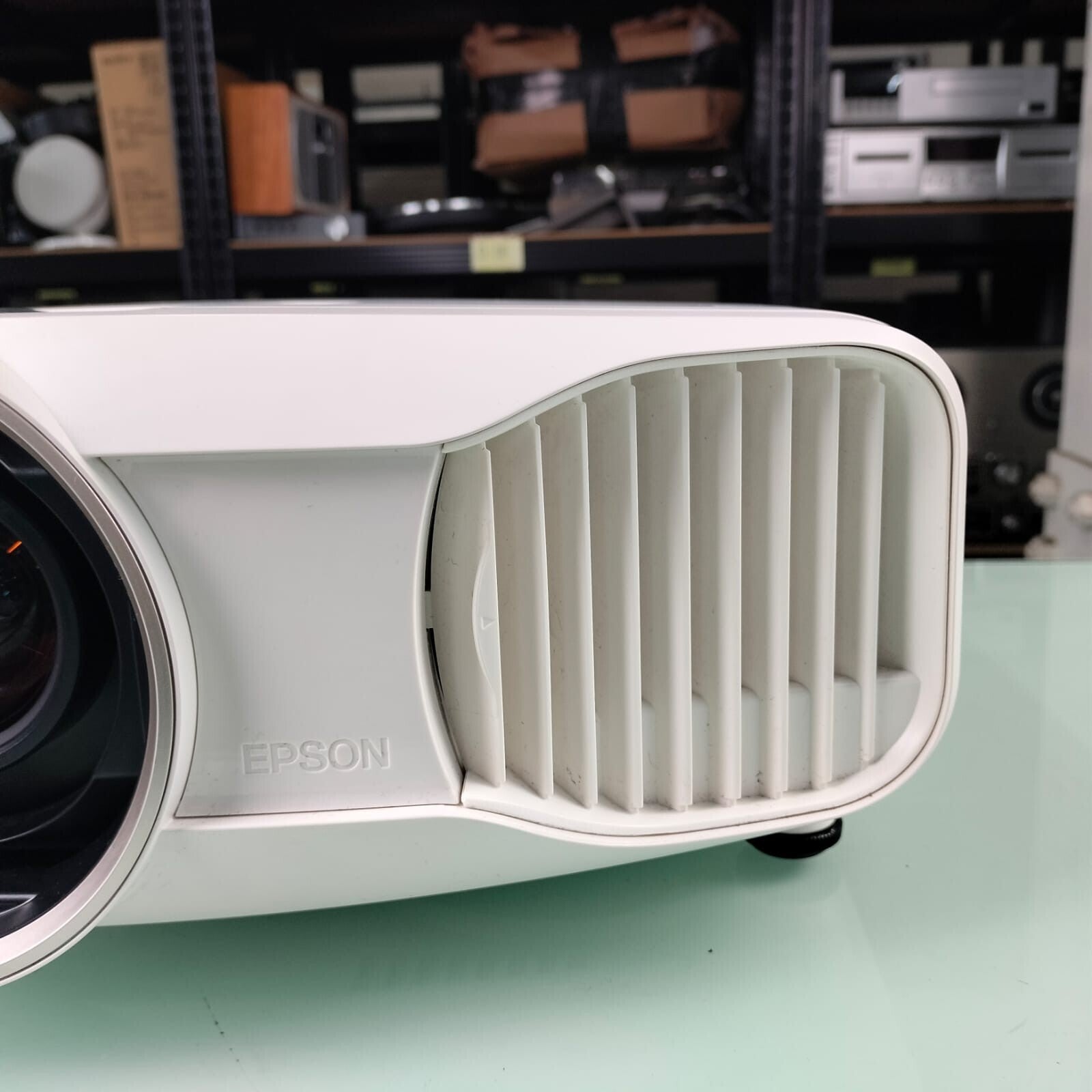 EPSON EH-TW7200 H589B LCD PROJECTOR WITH REMOTE