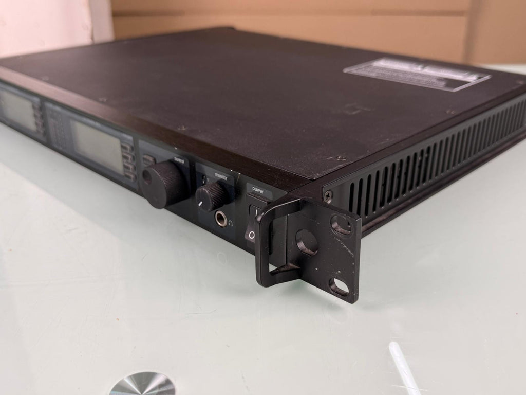 Shure UR4D J5E Dual Channel Wireless Receiver 578-638 MHz #003