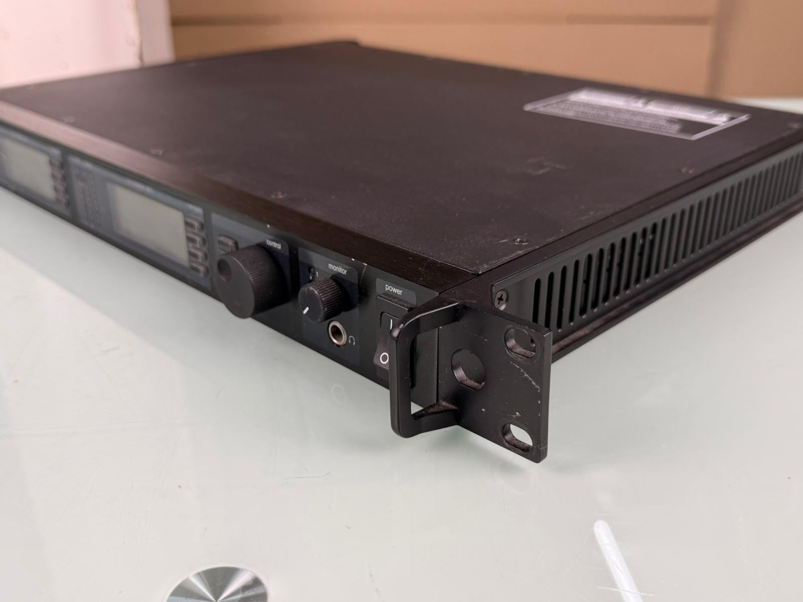 Shure UR4D J5E Dual Channel Wireless Receiver 578-638 MHz #003