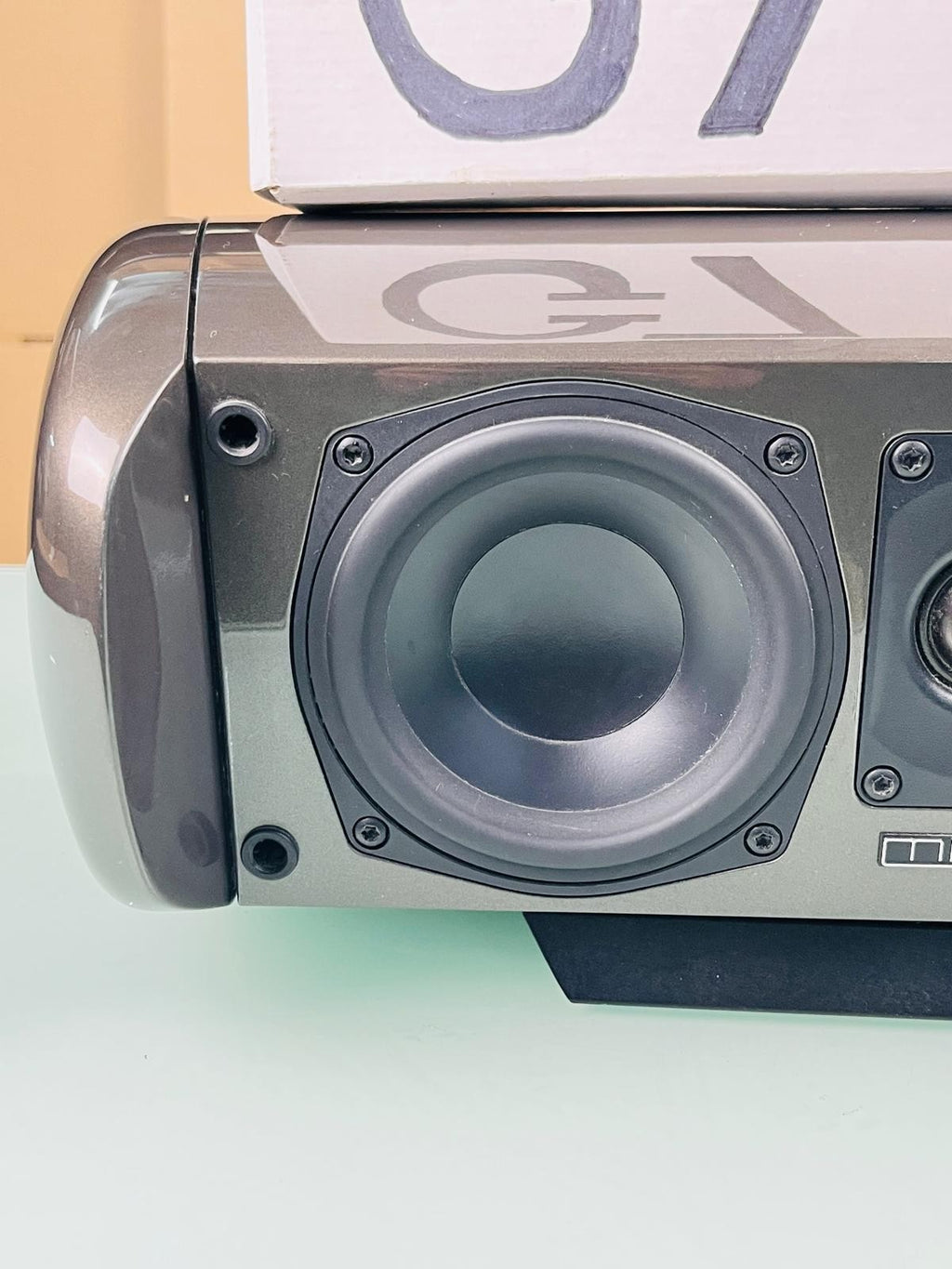 MISSION ELEGANTE E8C CENTER SPEAKER WITH TABLE STAND