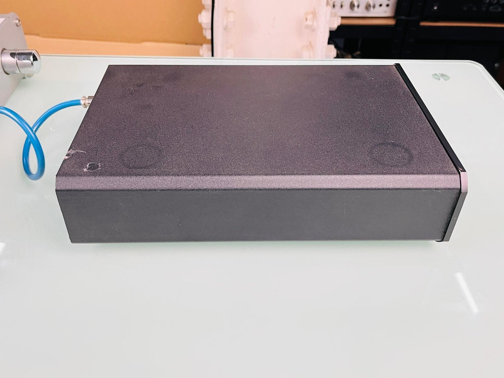 ROKSAN ROK L2 PRE AMPLIFIER WITH ROK DS4 POWER SUPPLY