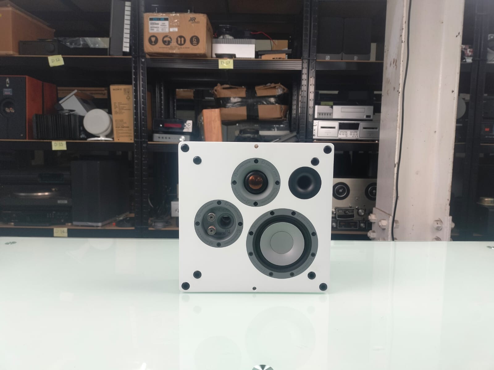 MONITOR AUDIO SOUNDFRAME 3 ON-WALL SPEAKER #002