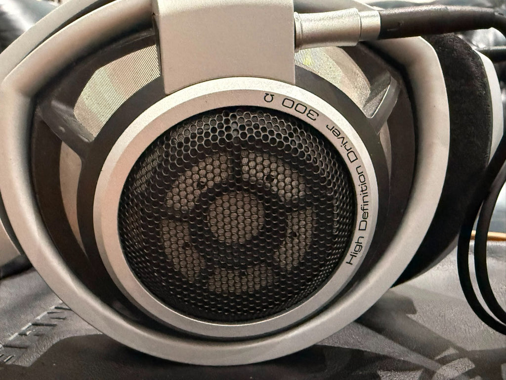 SENNHEISER HD 800 HEADPHONES WITH BAG