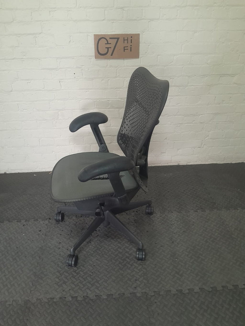 HERMAN MILLER MIRA CHAIR