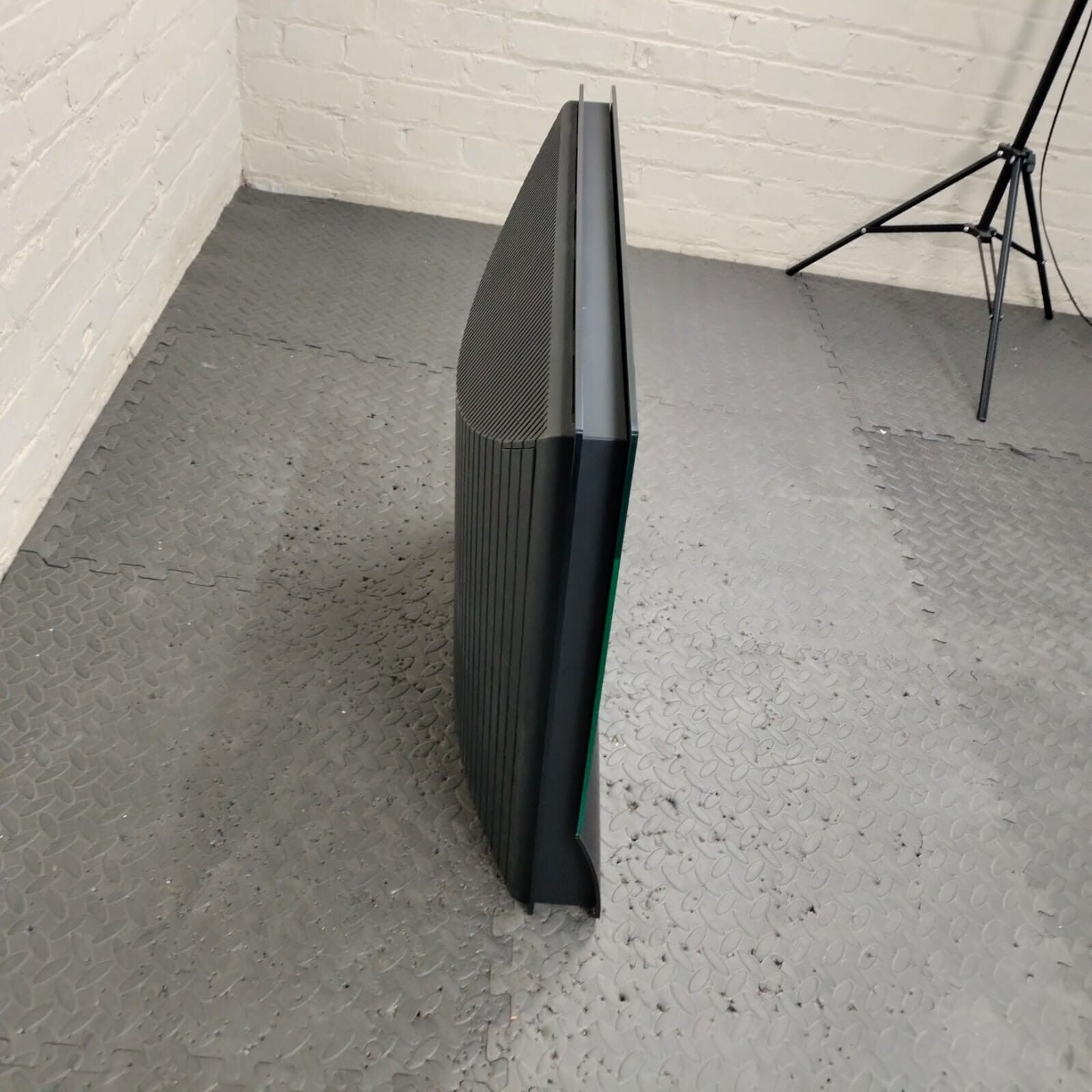 BANG & OLUFSEN B&O BEOCENTER 6 26 INCH TV #002