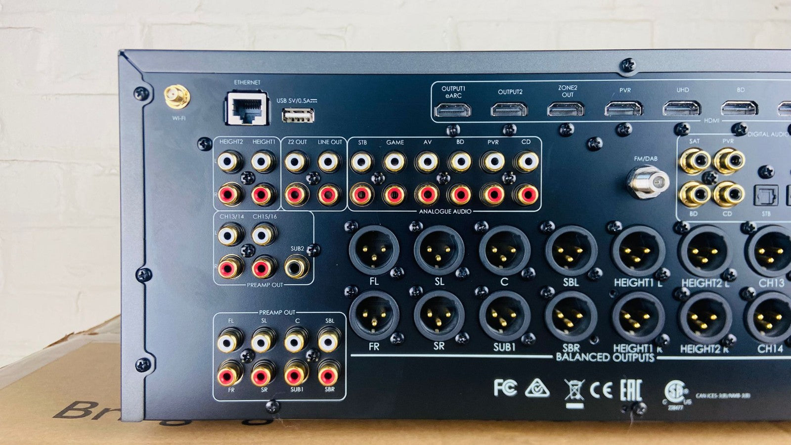 ARCAM AV40 AV RECEIVER WITH REMOTE