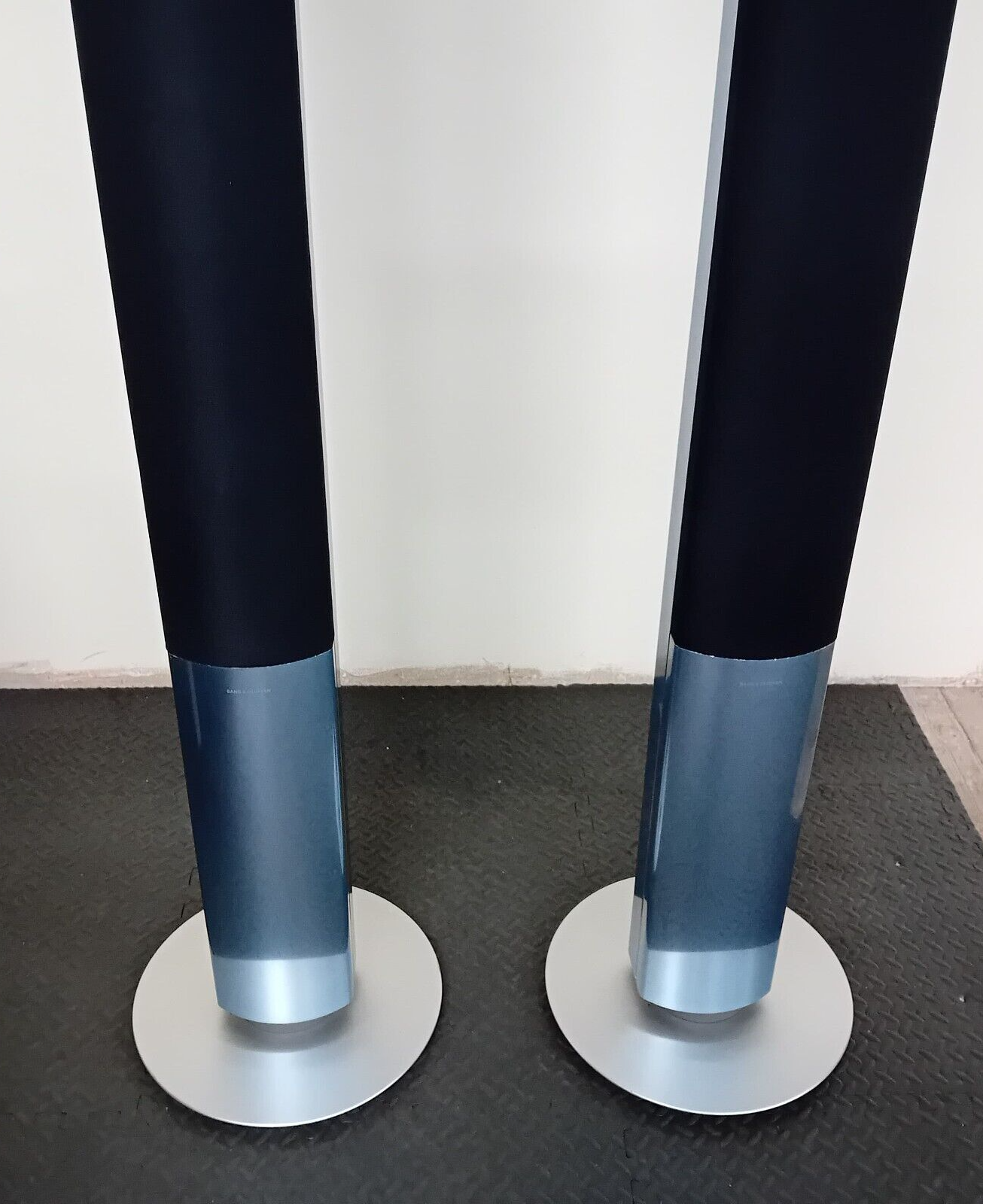 BANG & OLUFSEN B&O BEOLAB 1 FLOOR STANDING SPEAKERS TYPE 6842 SKY BLUE