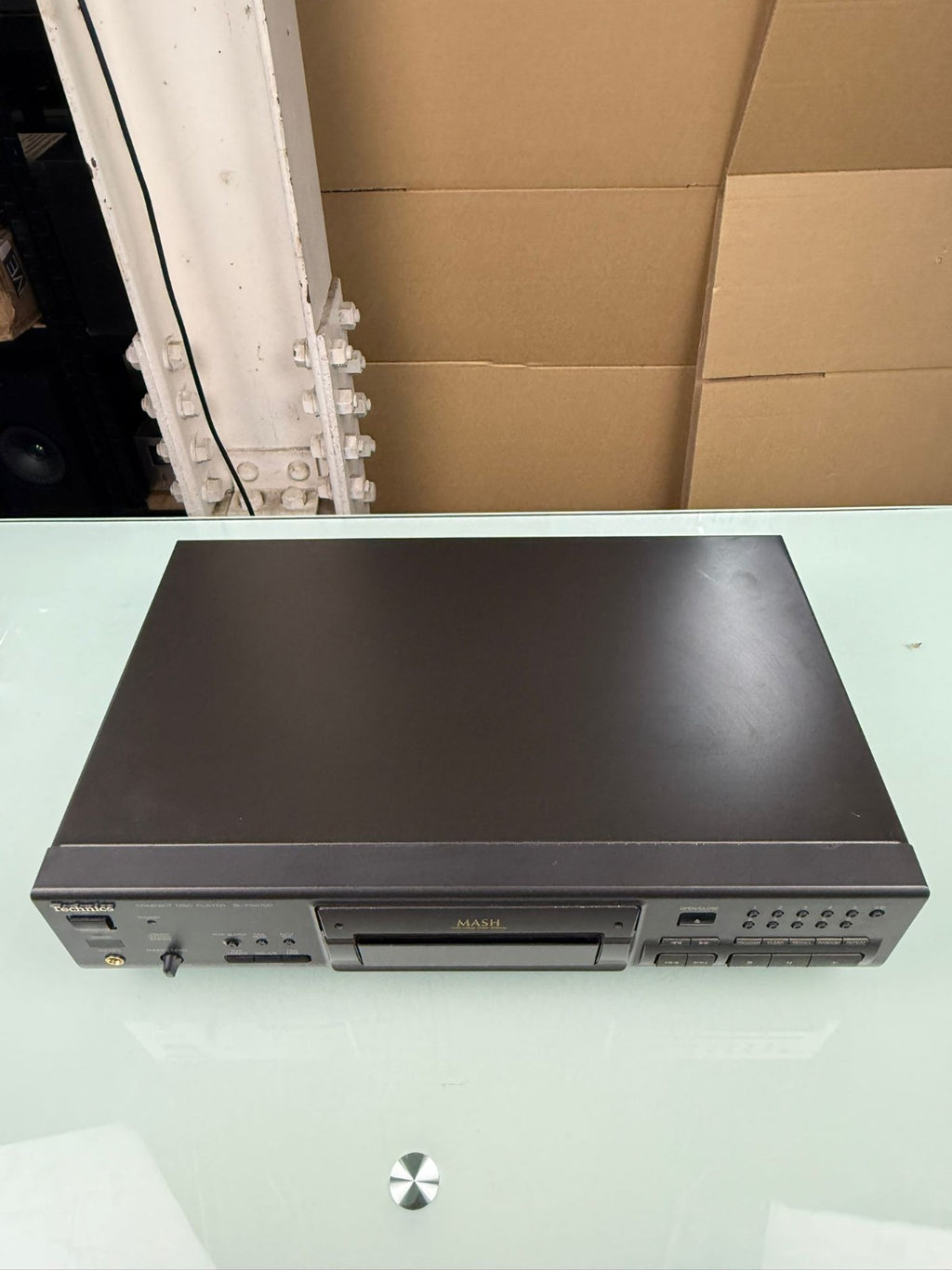 TECHNICS SL PS670D CD PLAYER WITH REMOTE