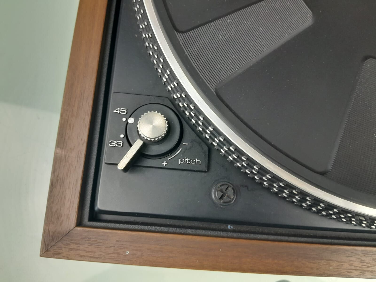 DUAL 504 BELT DRIVE TURNTABLE WITH DMS 240 E CARTRIDGE