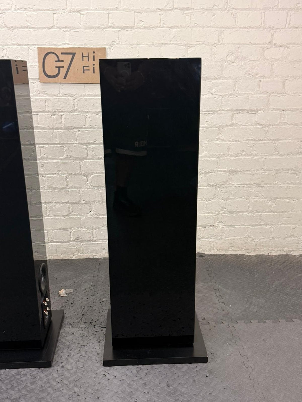 BOWERS & WILKINS B&W 703 S2 FLOOR STANDING SPEAKERS