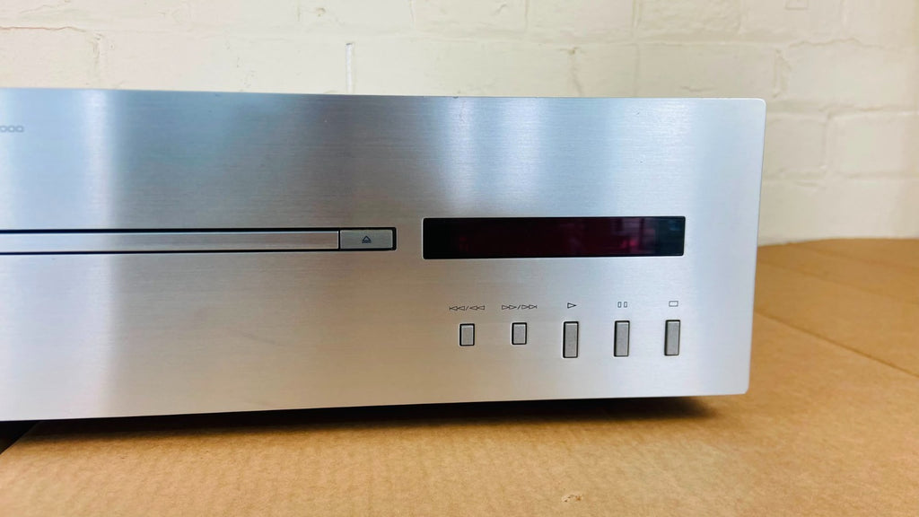 YAMAHA CD S2000 SACD NATURAL SOUND SUPER AUDIO CD PLAYER