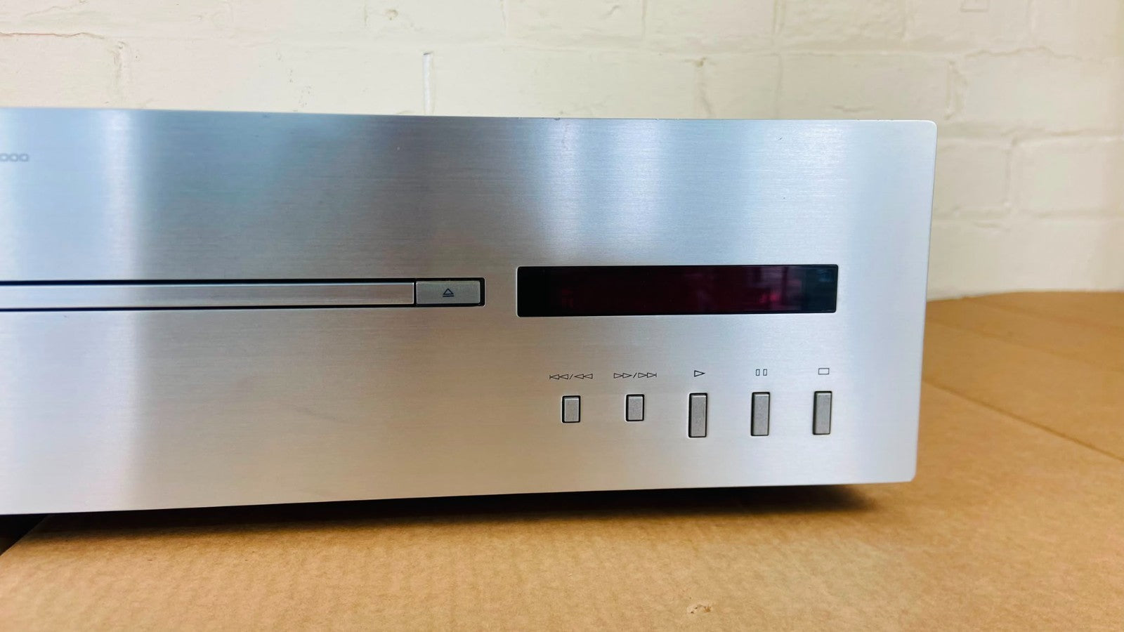 YAMAHA CD S2000 SACD NATURAL SOUND SUPER AUDIO CD PLAYER