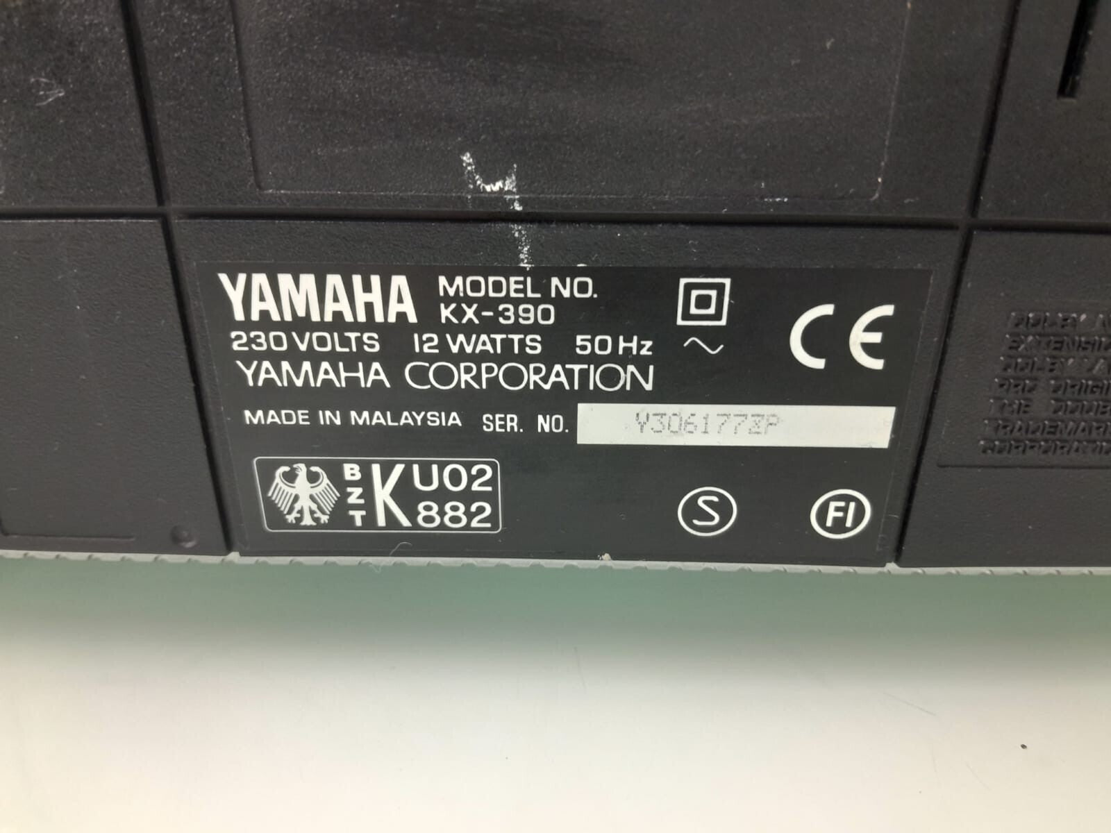 YAMAHA KX 390 NATURAL SOUND STEREO CASSETTE DECK