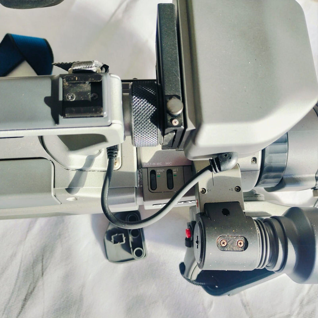 SONY DCR VX9000E DIGITAL VIDEO CAMERA RECORDER 3CCD 20X ZOOM