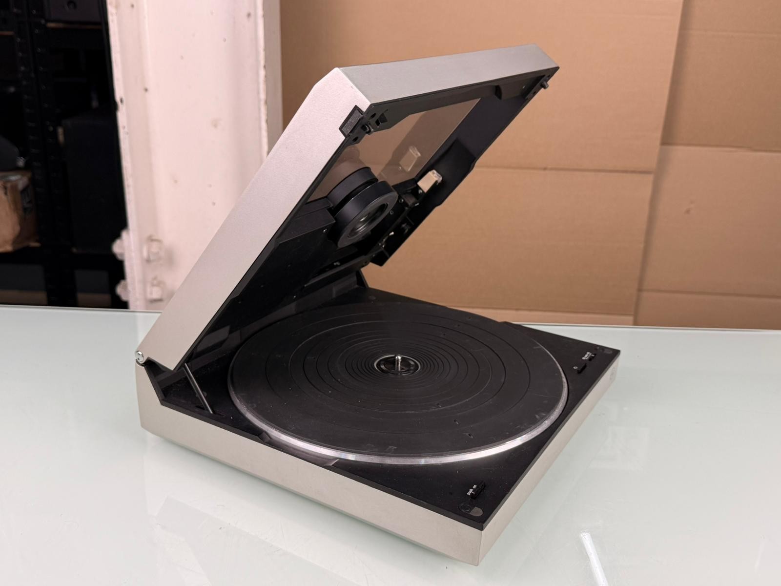 TECHNICS SL 10 QUARTZ DIRECT DRIVE AUTOMATIC TURNTABLE