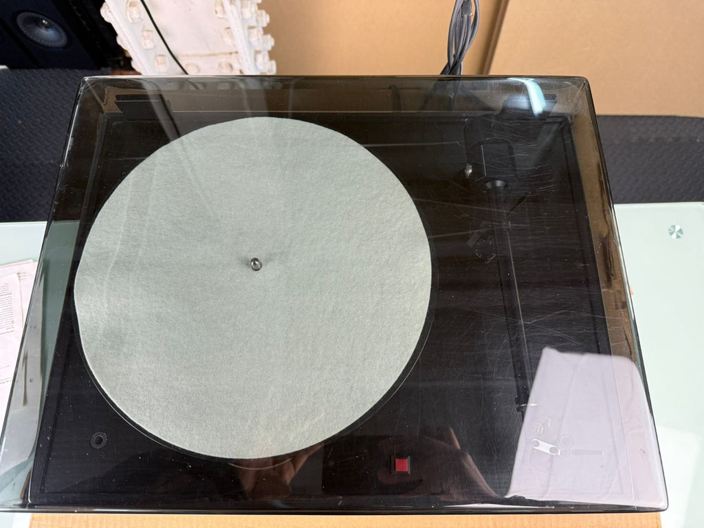 LOGIC TEMPO WITH DATUM II TONEARM TURNTABLE WITH GOLDRING CARTRIDGE