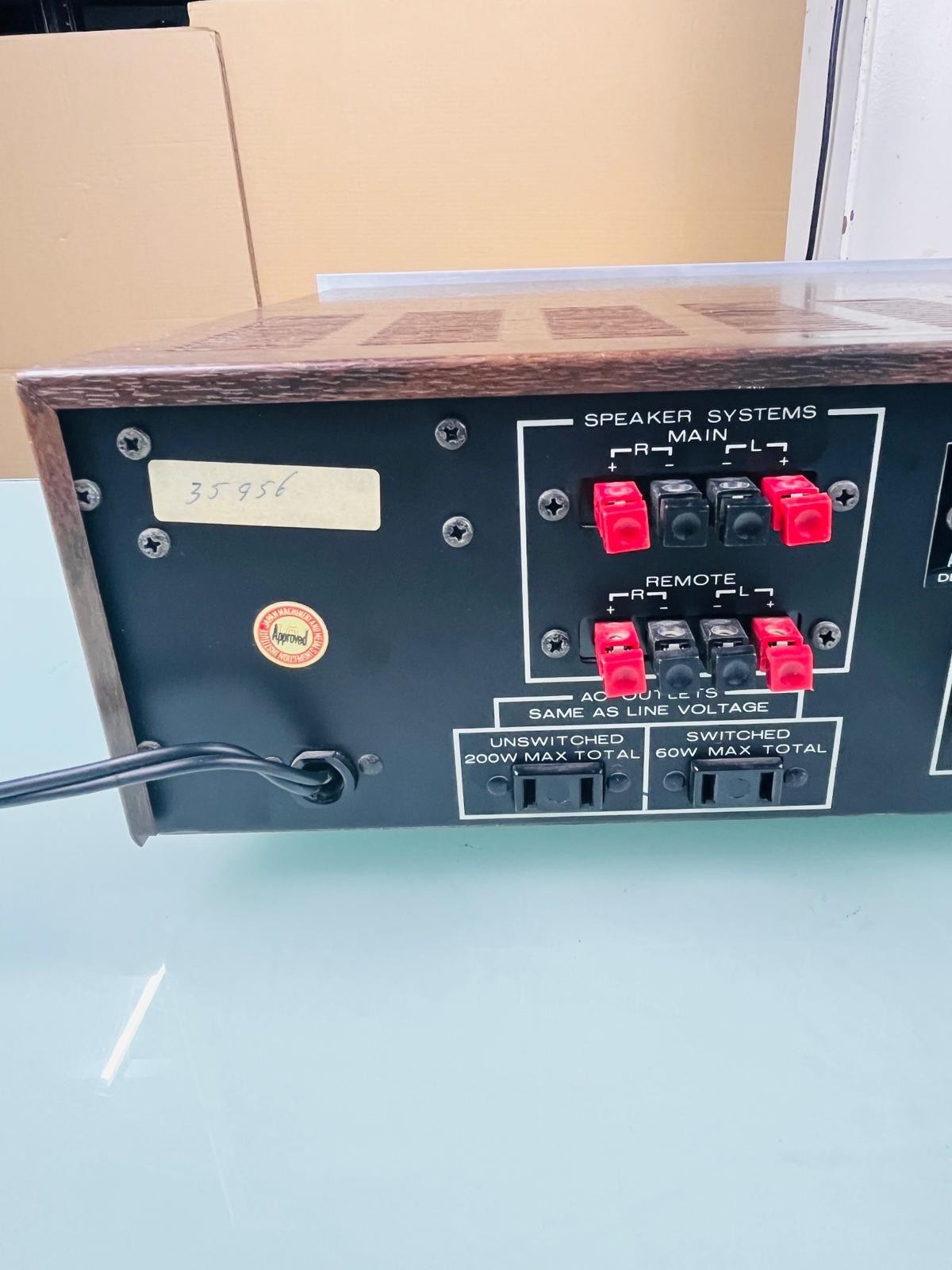 MARANTZ 1060 STEREO AMPLIFIER