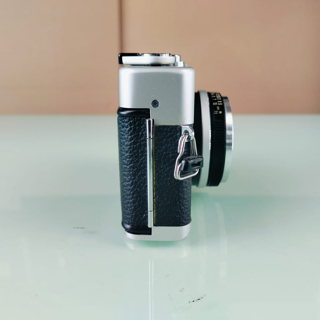 MINOLTA HI MATIC F RANGEFINDER CAMERA ROKKOR F=38MM 1:2.7 LENS