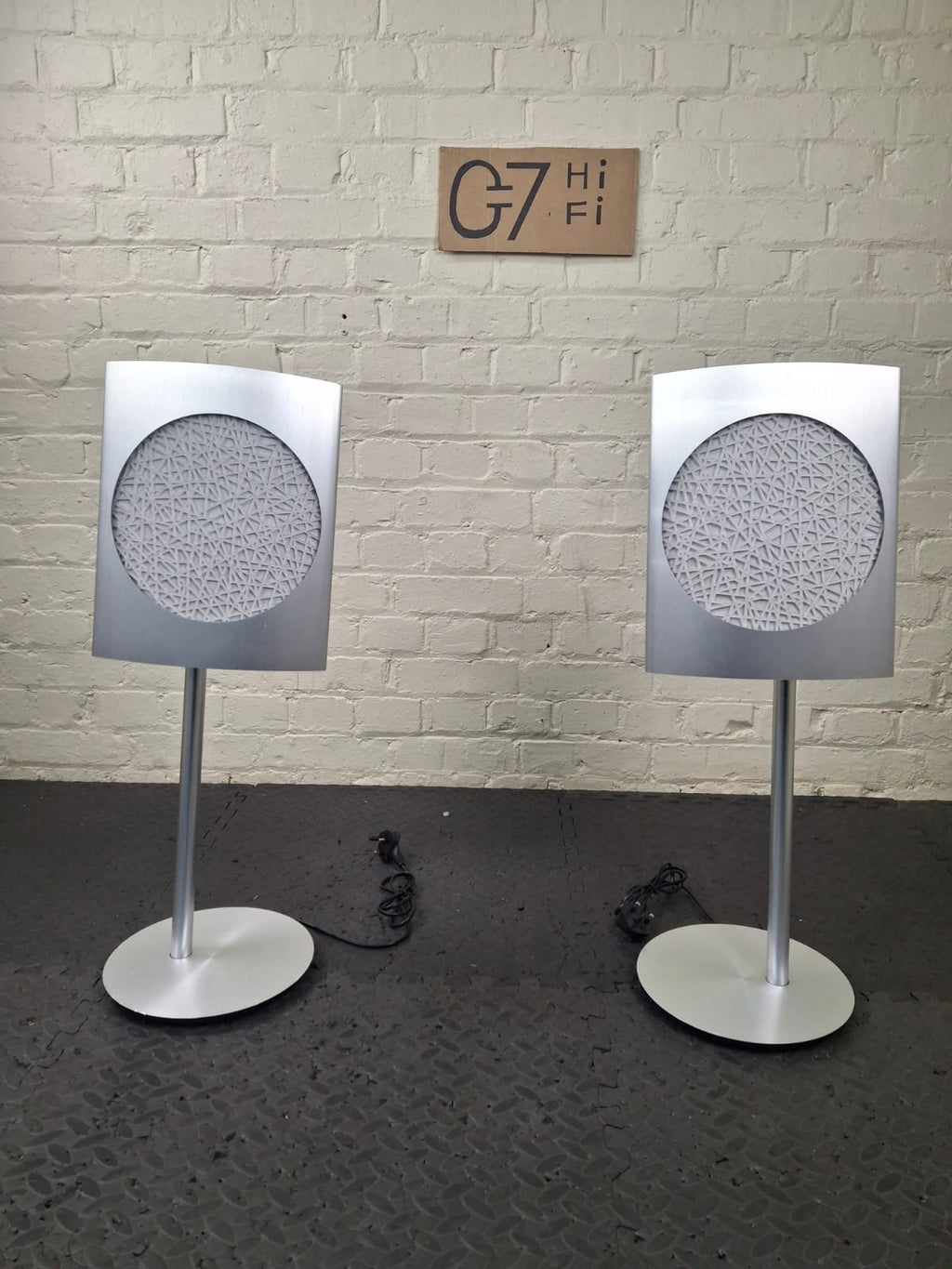 BANG & OLUFSEN BEOLAB 17 BROKEN ICE WHITE WITH FLOOR STANDS