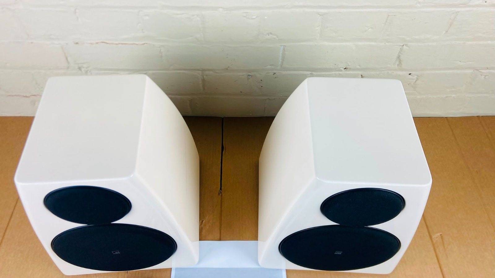MERIDIAN DSP3200 SPEAKERS
