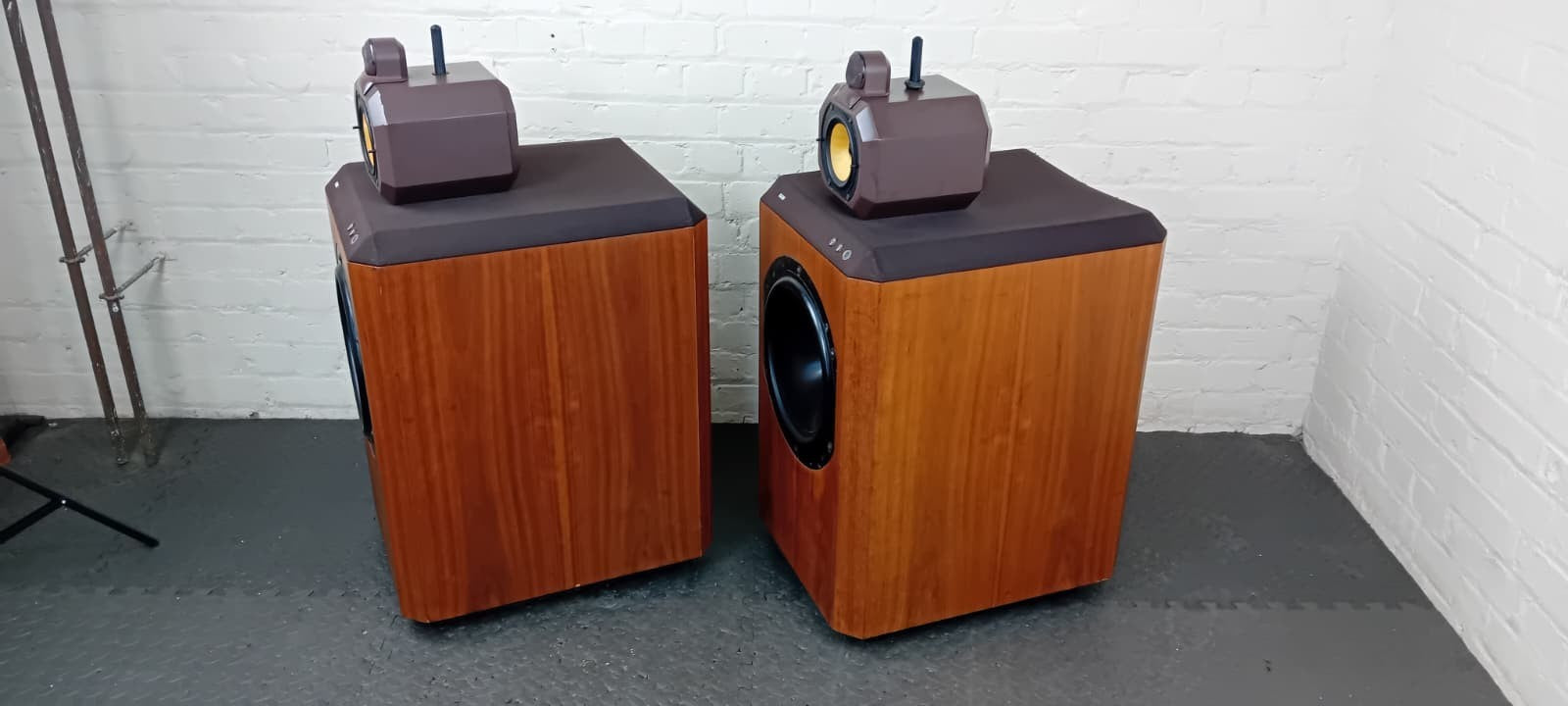 B&W BOWERS & WILKINS 801 SERIES 80 SPEAKERS