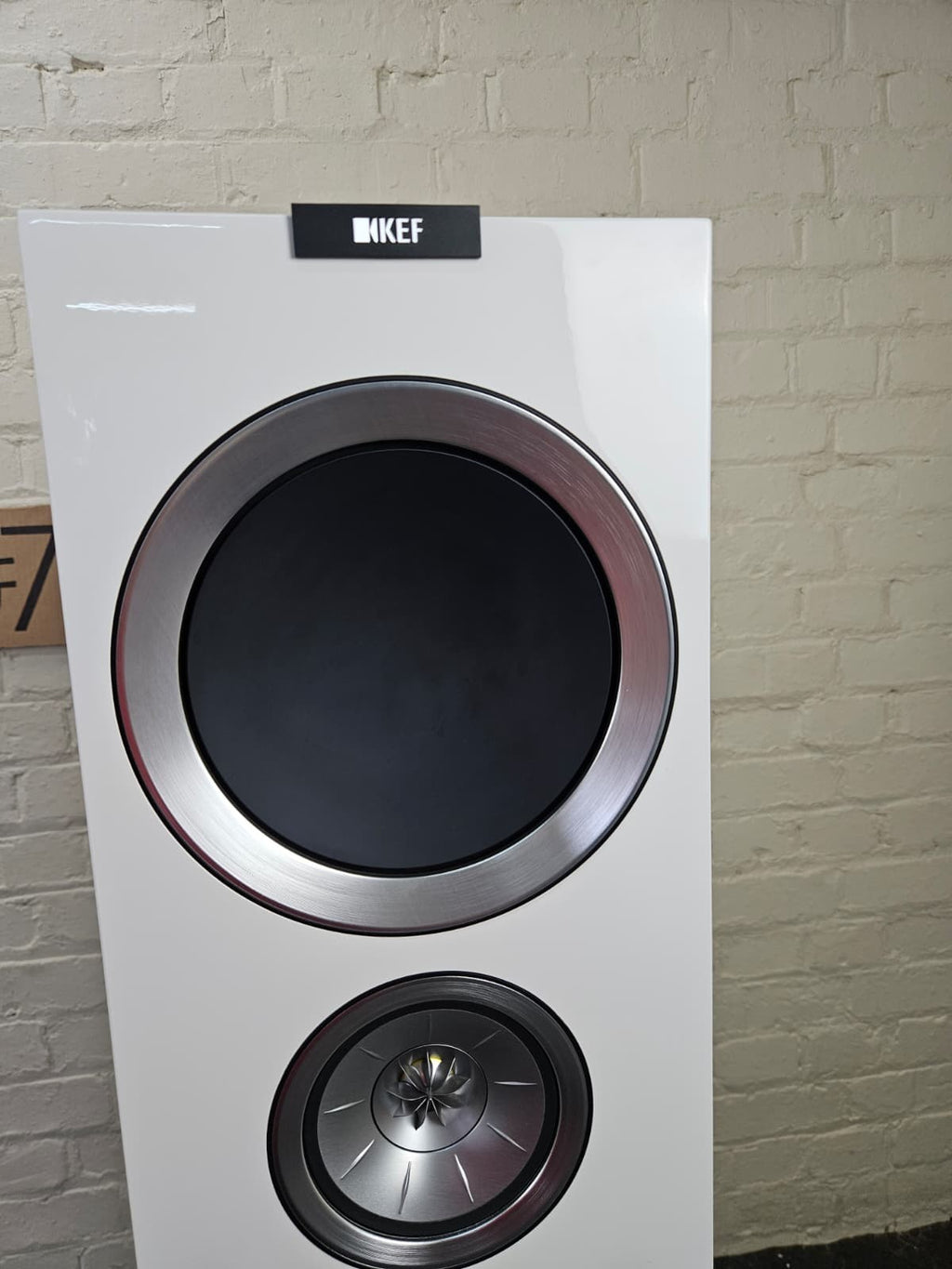 KEF R900 FLOOR STANDING SPEAKERS