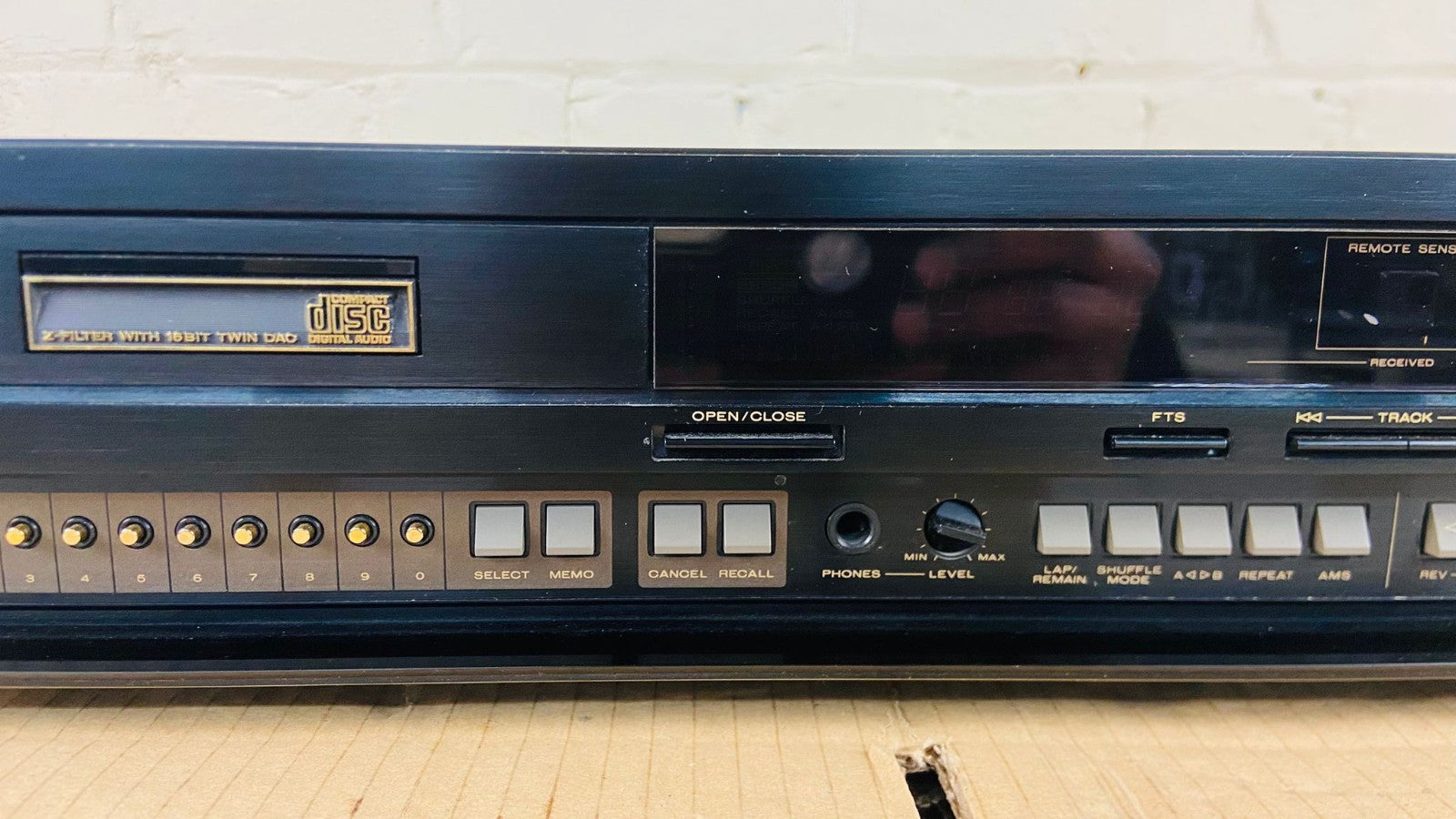 MARANTZ CD 94 CD PLAYER WITH REMOTE