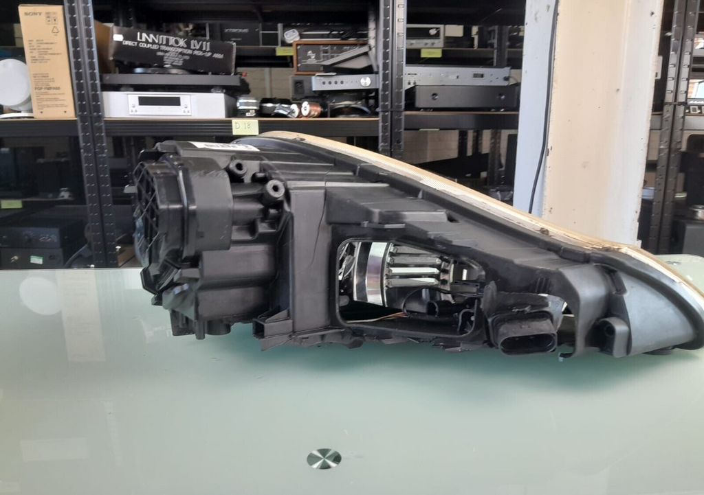 PORSCHE 957 CAYENNE GTS HEADLIGHT 2008 Passenger Side