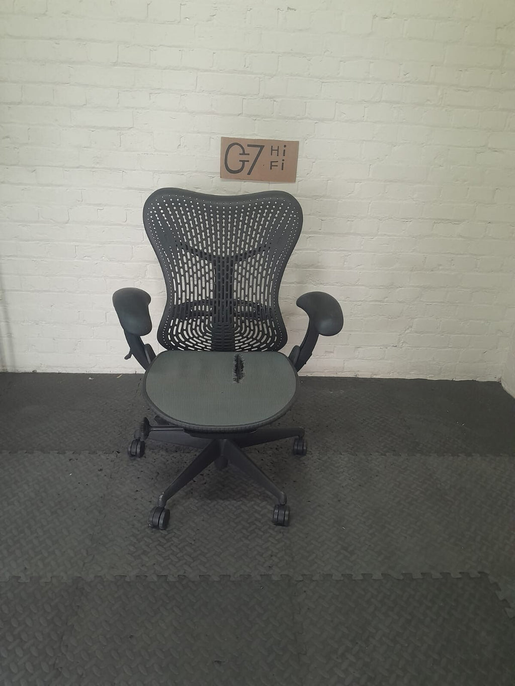 HERMAN MILLER MIRA CHAIR