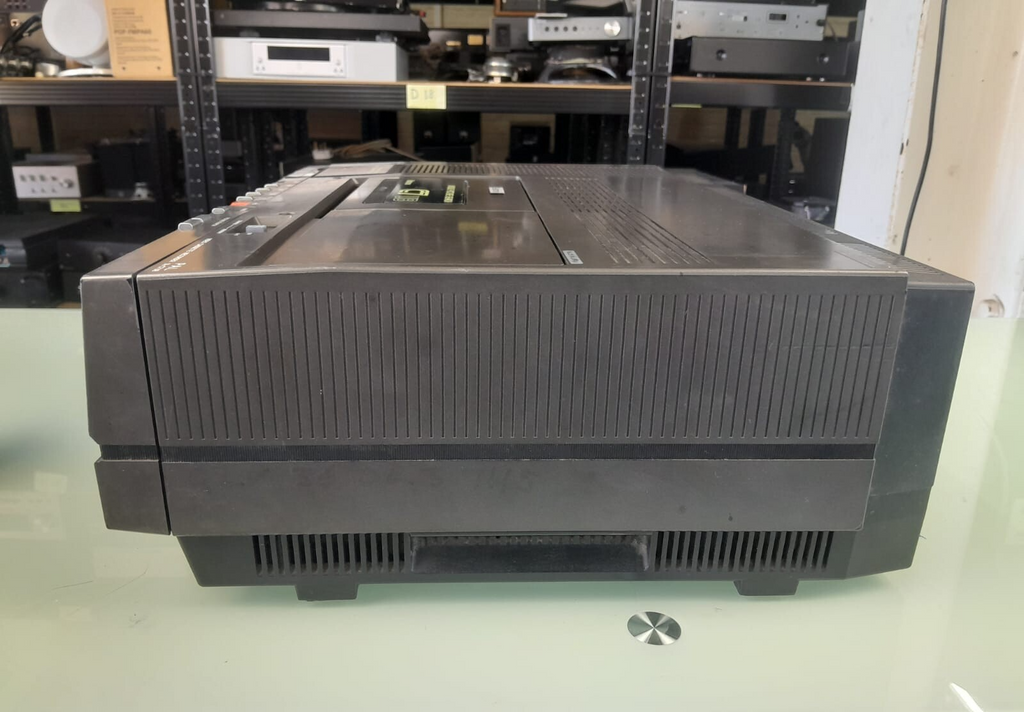 SONY SL C7UB BETAMAX VIDEO CASSETTE RECORDER #004