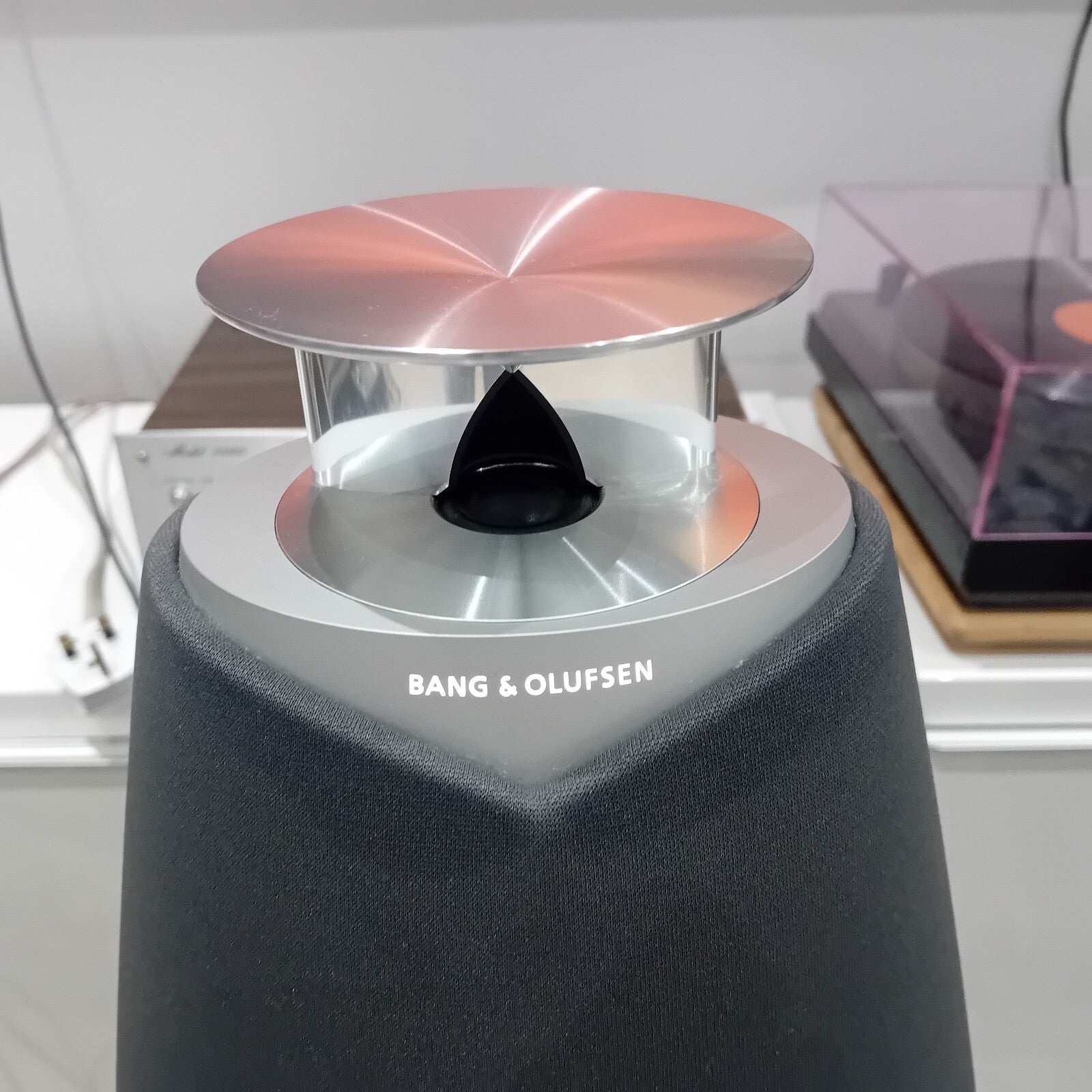 BANG & OLUFSEN BEOLAB 20 ACTIVE WIRELESS SPEAKERS