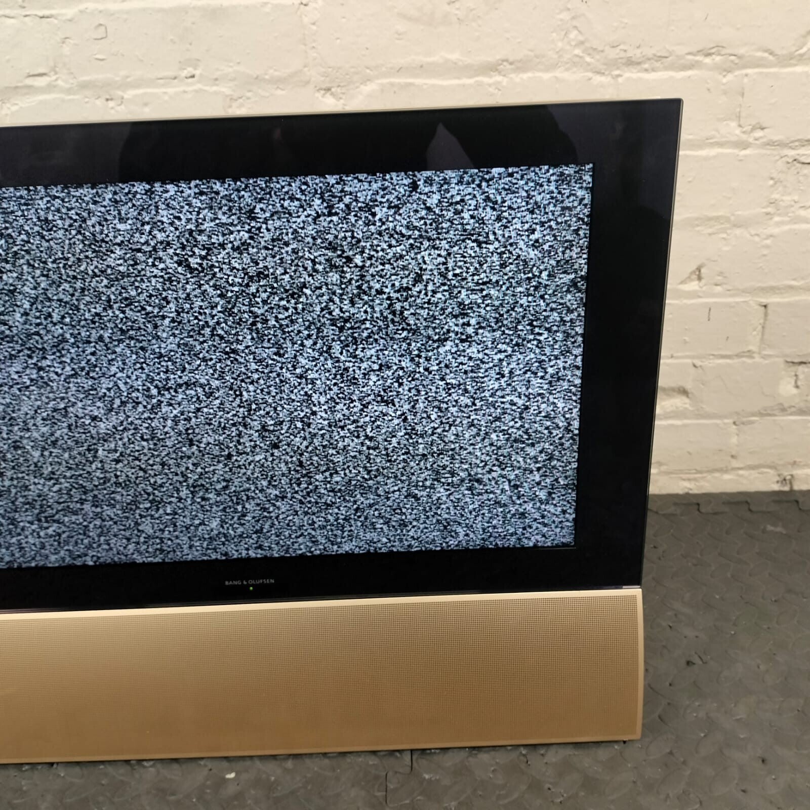 BANG & OLUFSEN B&O BEOCENTER 6 23 INCH TV
