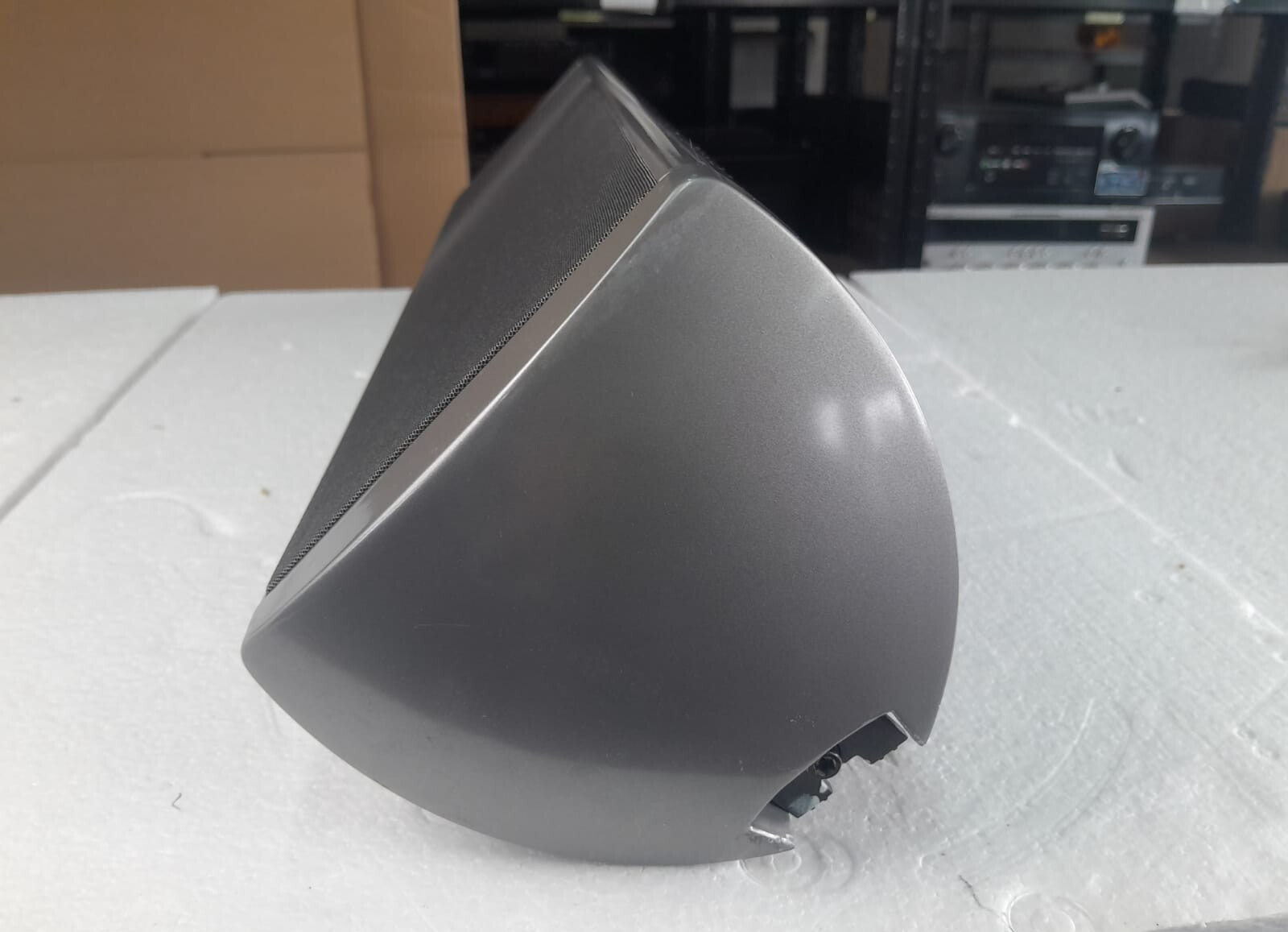TANNOY ARENA HIGHLINE 500 SPEAKER WITH WALL BRACKET