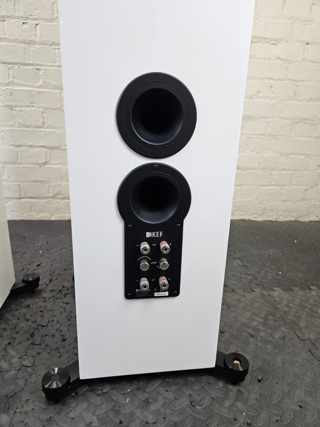 KEF R900 FLOOR STANDING SPEAKERS