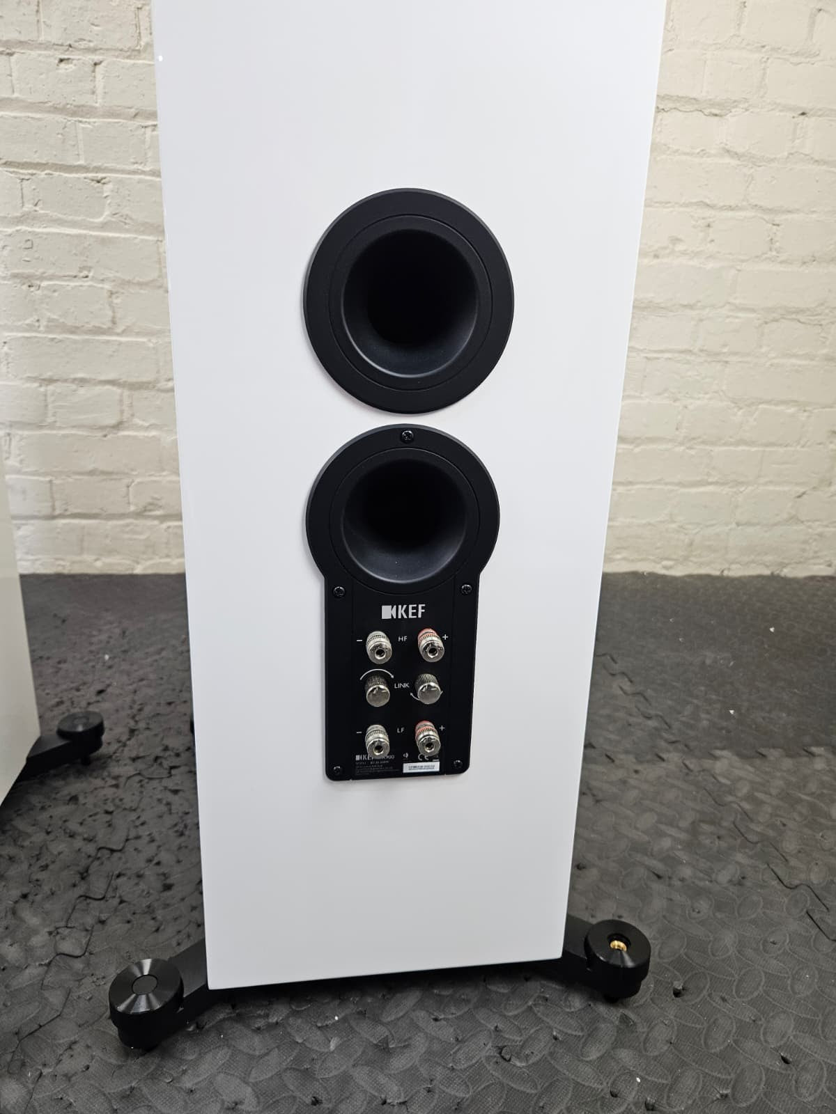 KEF R900 FLOOR STANDING SPEAKERS