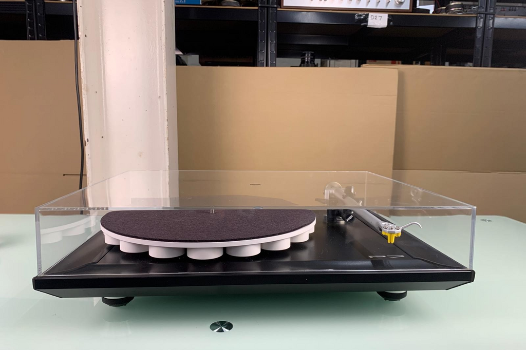 REGA P7 TURNTABLE WITH TT PSU POWER SUPPLY