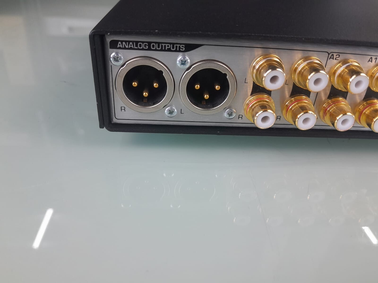 BENCHMARK DAC 2 HGC DIGITAL TO ANALOG AUDIO CONVERTER PRE AMP HEADPHONE AMP