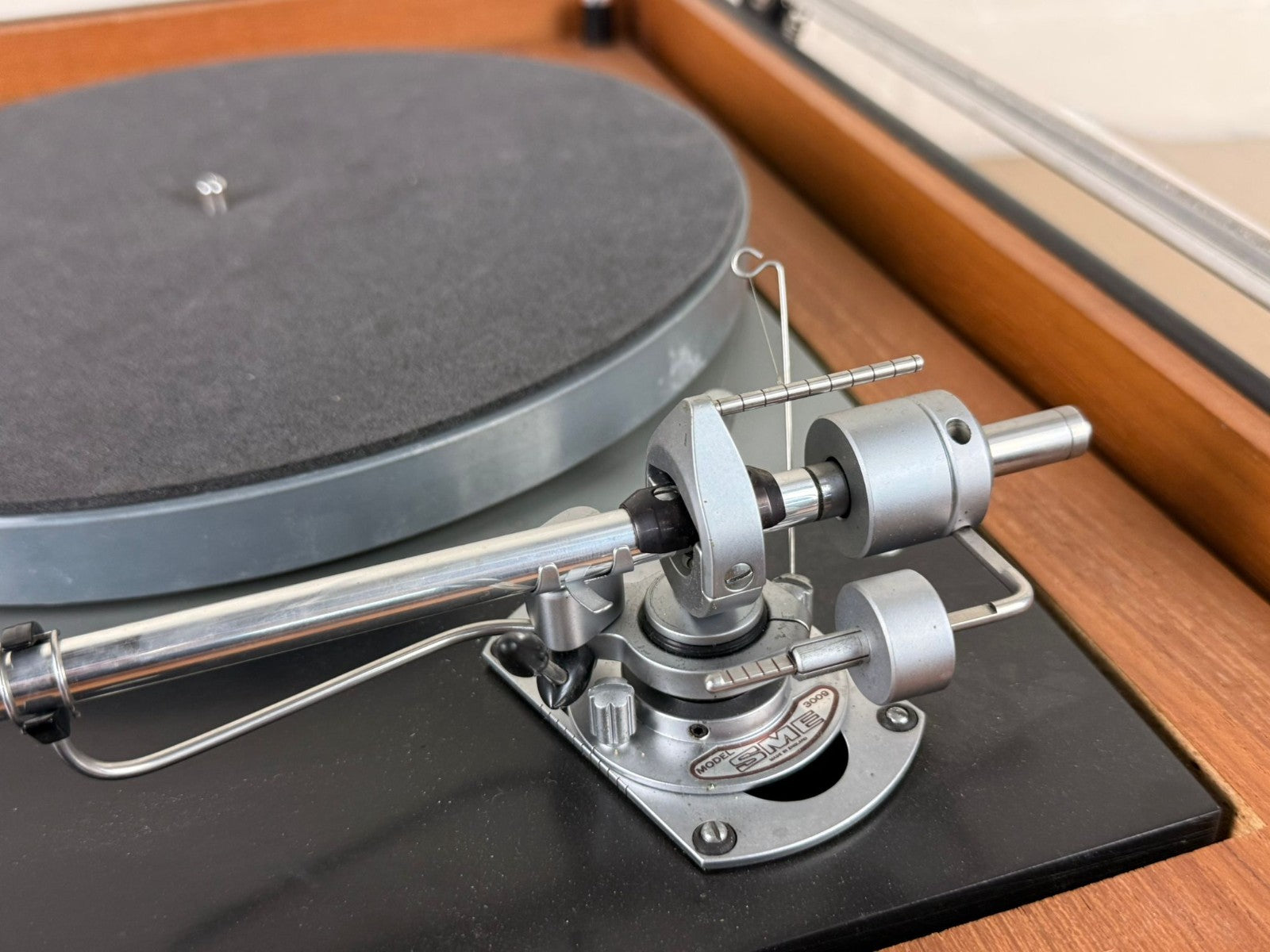 THORENS TD 125 TURNTABLE WITH SME 3009 TONEARM & SHURE M75E CARTRIDGE