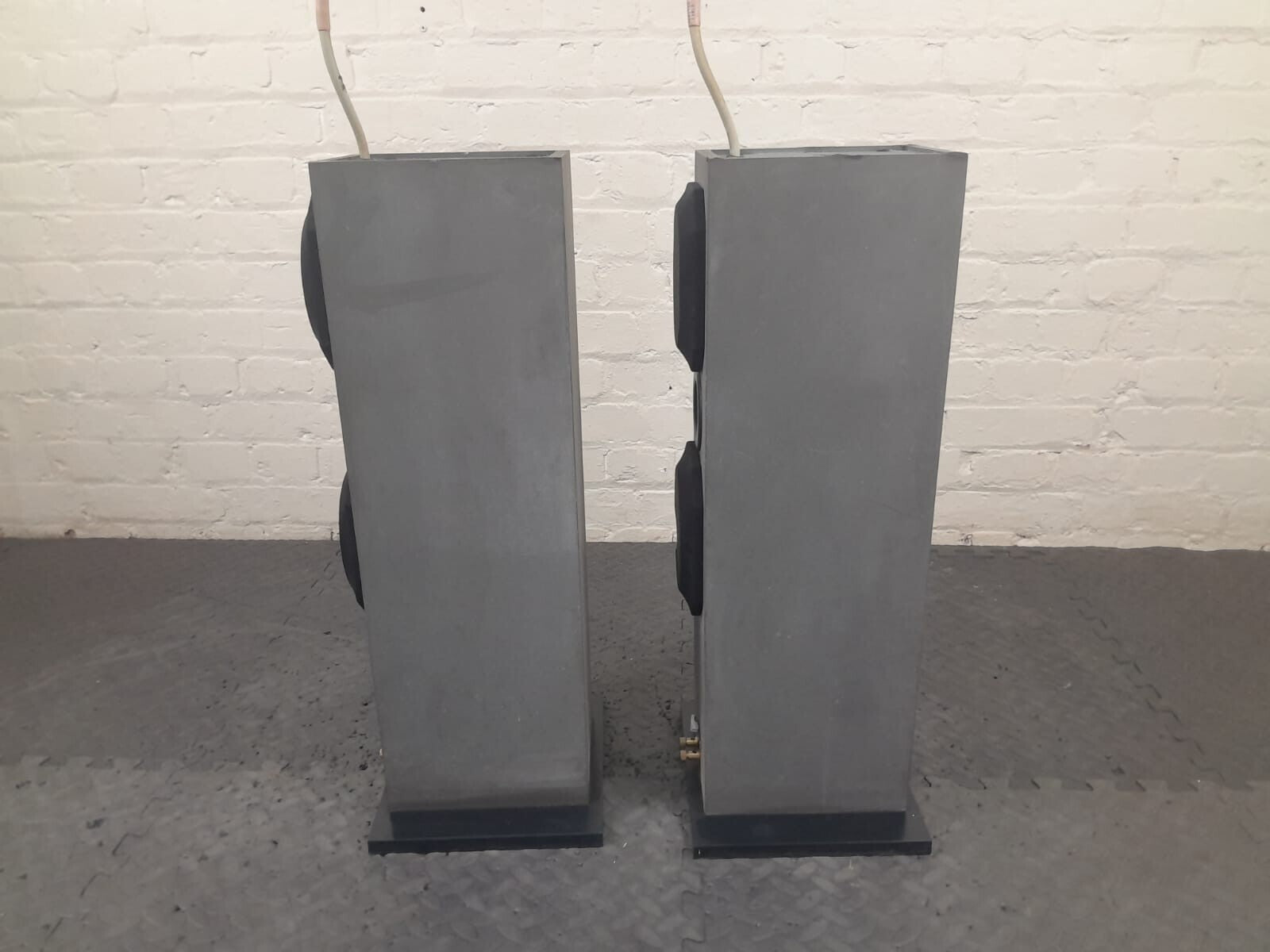 B&W BOWERS & WILKINS CM2 FLOOR STANDING SPEAKERS BASS WOOFER BOXES
