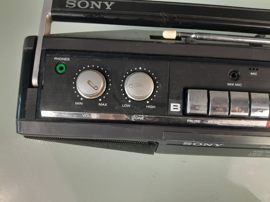 SONY CFS W30IL FM/MW/LW/SW STEREO CASSETTE RECORDER