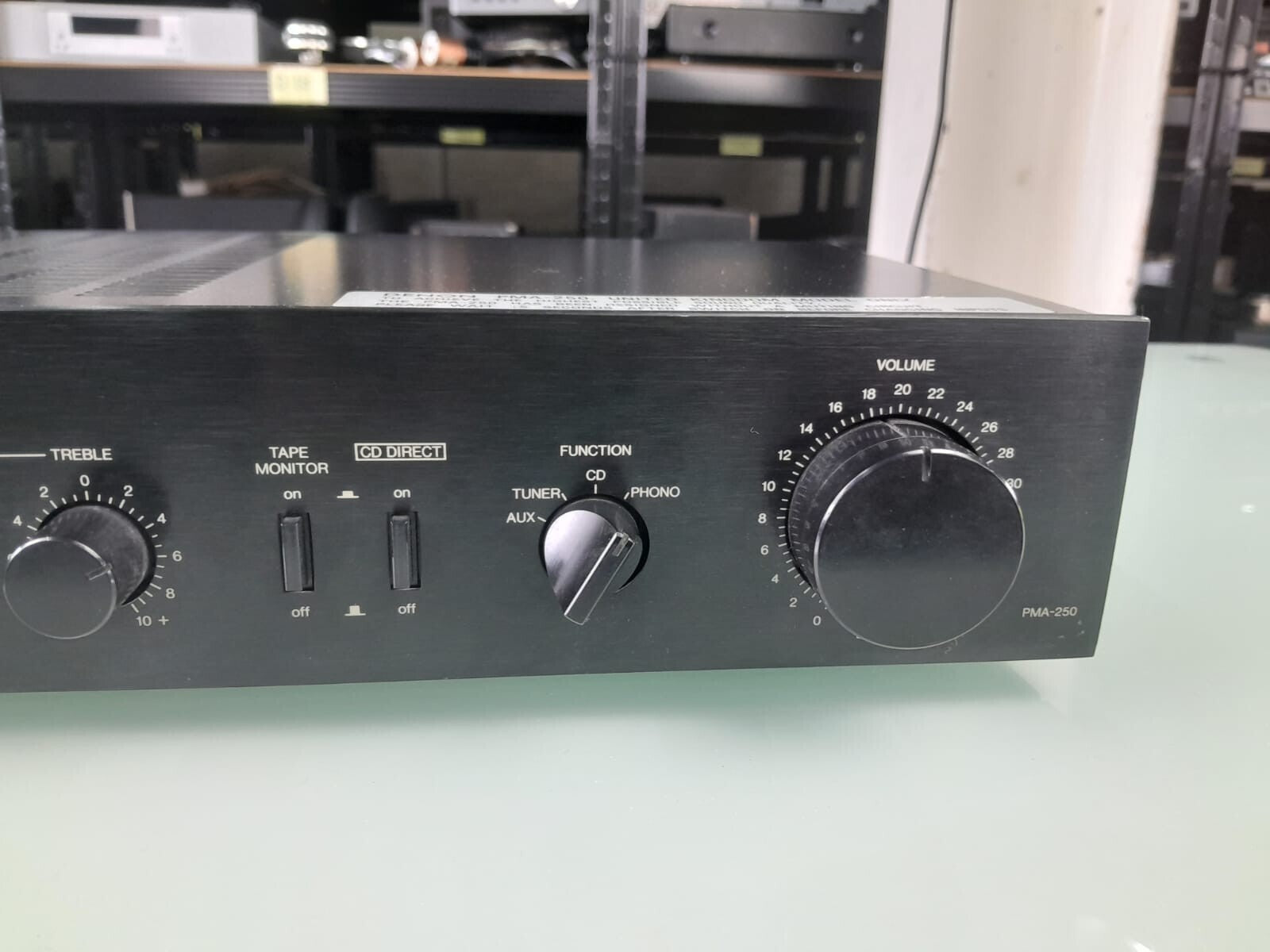 DENON PMA 250 PRECISION AUDIO COMPONENT / PRE-MAIN AMPLIFIER