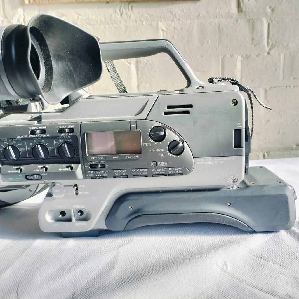 SONY DCR VX9000E DIGITAL VIDEO CAMERA RECORDER 3CCD 20X ZOOM