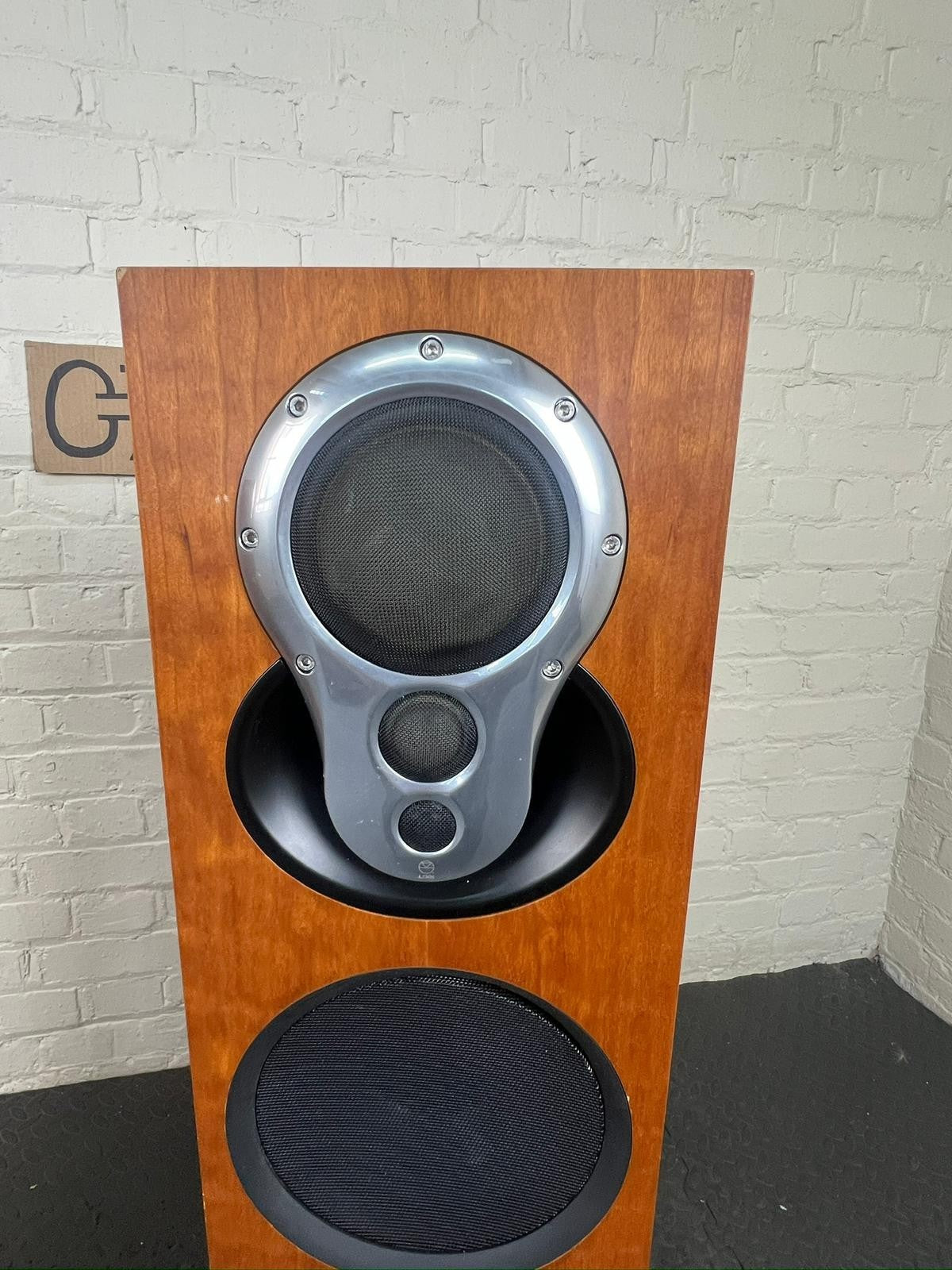 LINN AKURATE 242 FLOOR STANDING SPEAKERS
