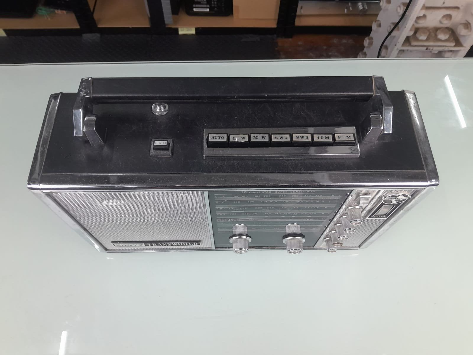 SANYO 18H 815 TRANSWORLD 18 TRANSISTOR RADIO