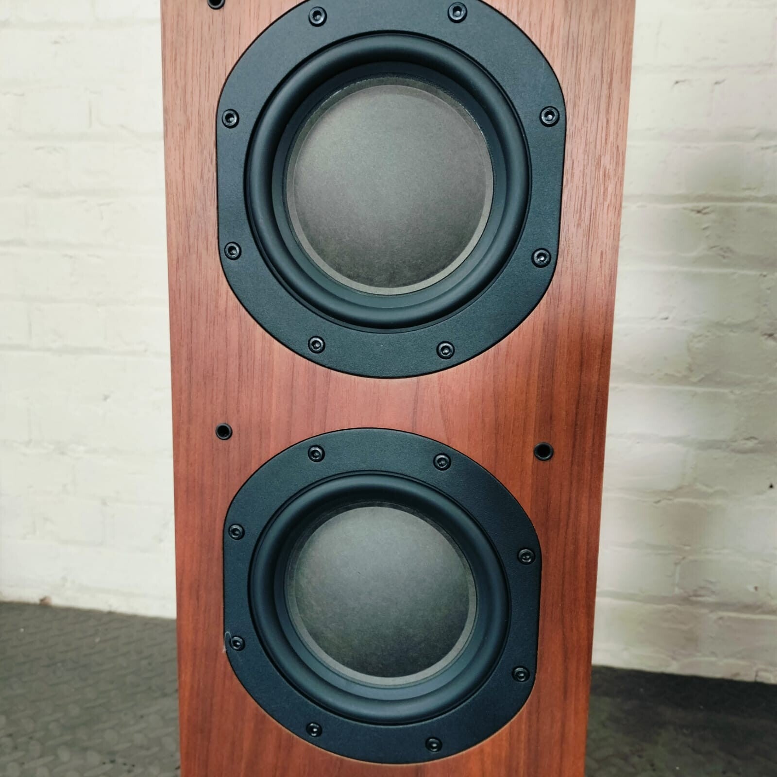 BOWERS & WILKINS B&W 703 FLOOR STANDING SPEAKERS