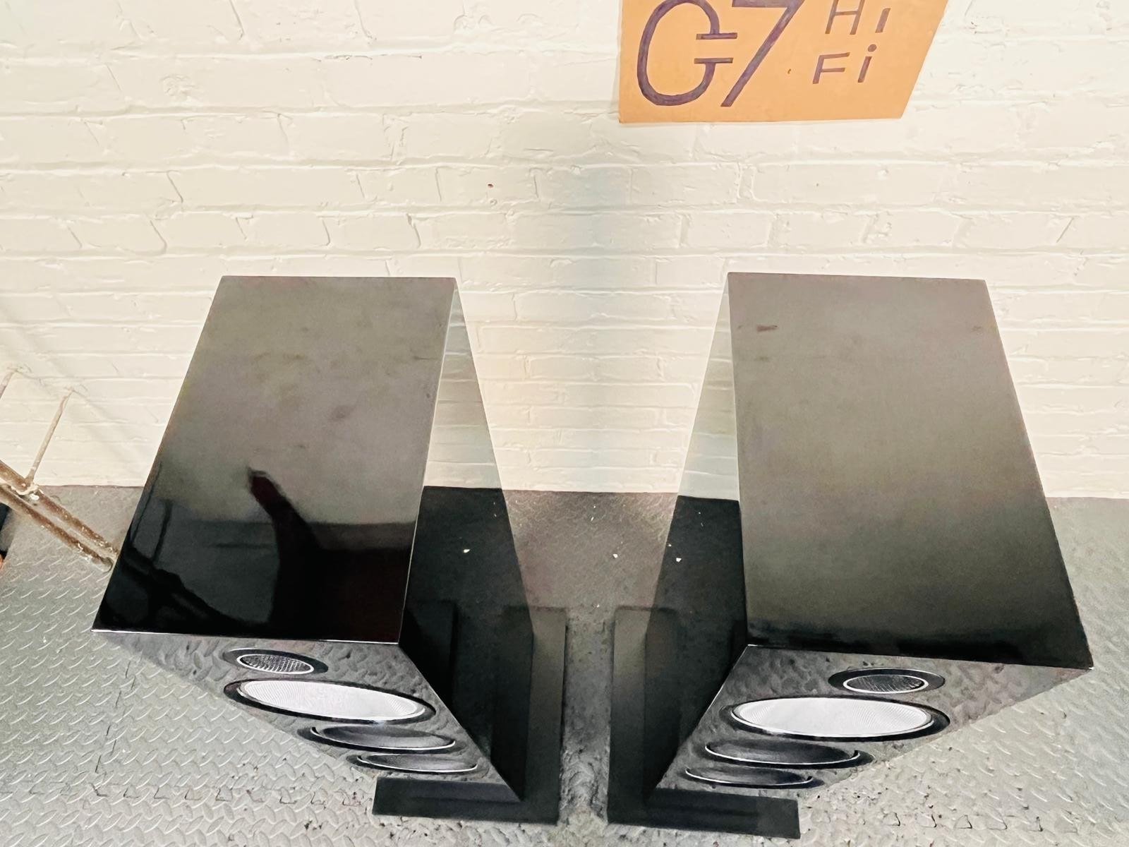 BOWERS & WILKINS B&W 703 S2 FLOORSTANDING SPEAKERS