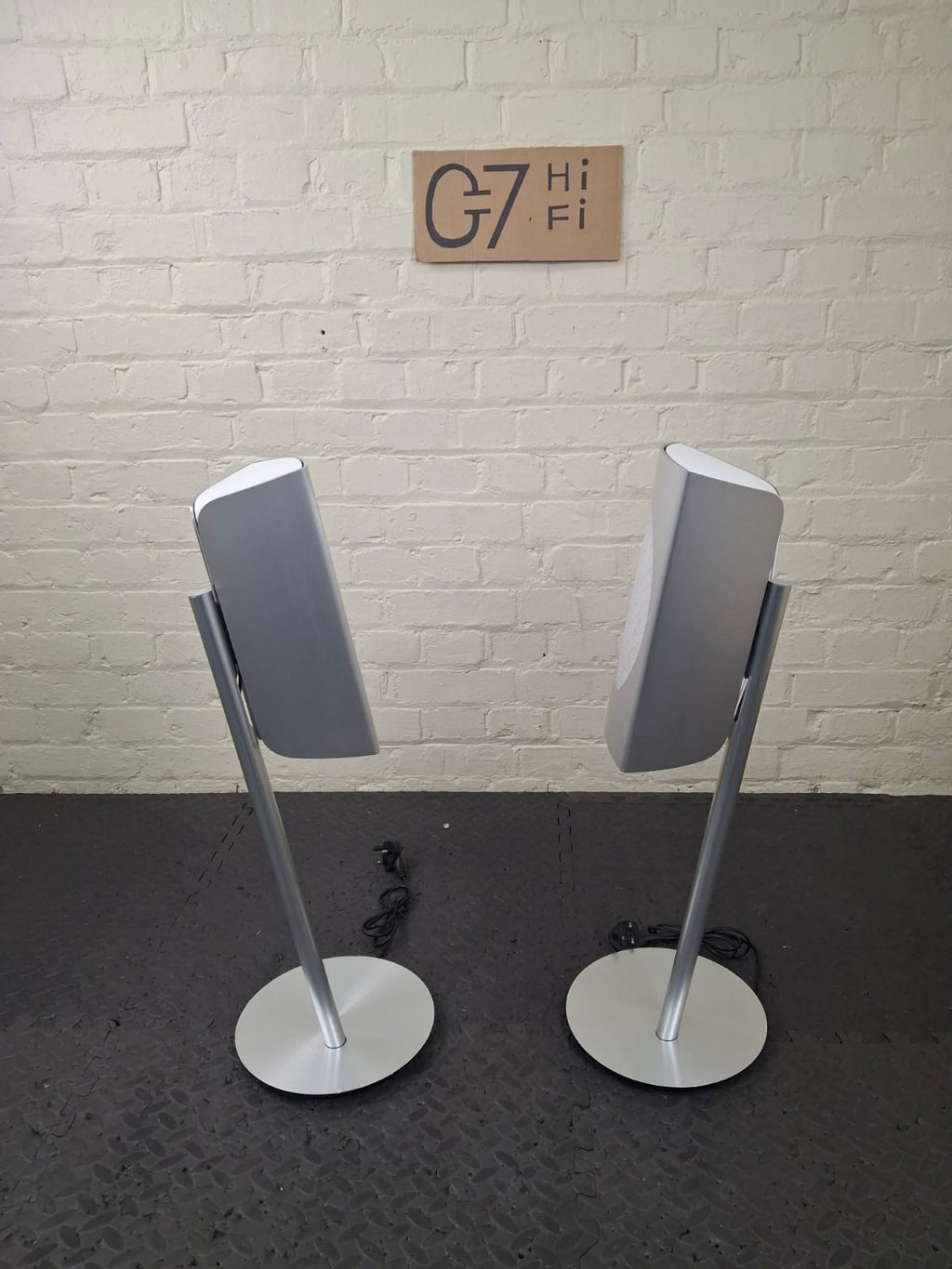 BANG & OLUFSEN BEOLAB 17 BROKEN ICE WHITE WITH FLOOR STANDS
