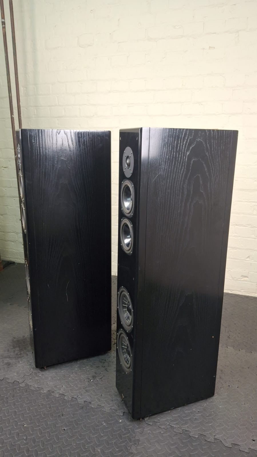 VIENNA ACOUSTICS REFERENCE BEETHOVEN FLOOR STANDING SPEAKERS